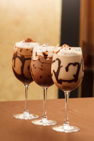 Cold fresh ice coffee with chocolate close up — Stock Photo, Image