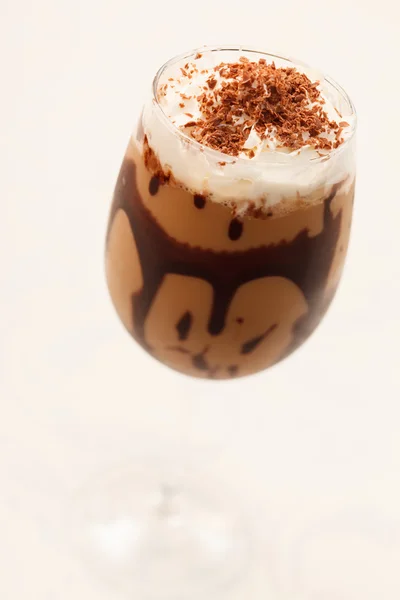 Cold fresh ice coffee with chocolate close up — Stock Photo, Image