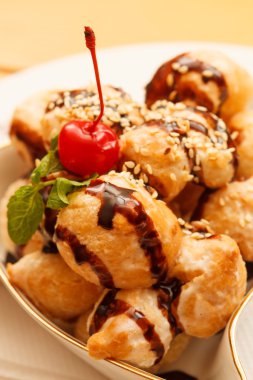 Çikolatalı profiterol