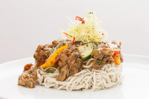 Fideos con carne — Foto de Stock