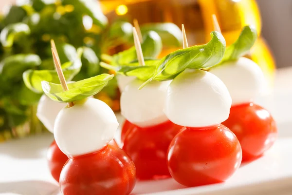 Tomaten und Mozzarella — Stockfoto