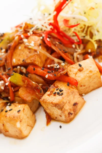 Tofu frito con verduras — Foto de Stock