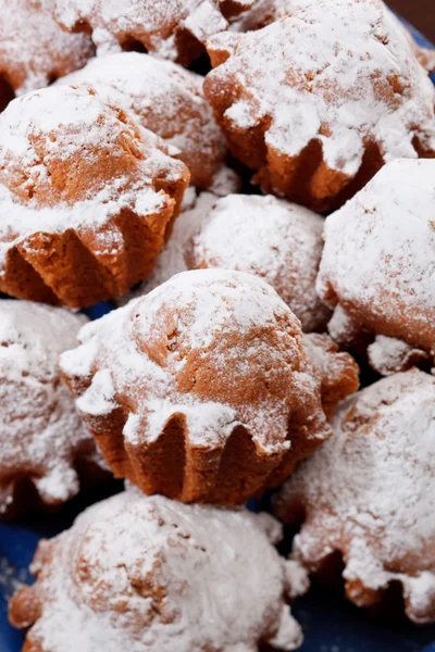 Cakes with sugar powder — Stock Photo, Image