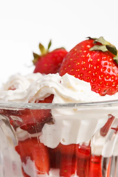 Strawberries with cream — Stock Photo, Image