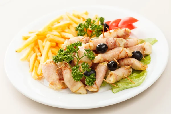 French fries with bacon and cheese — Stock Photo, Image