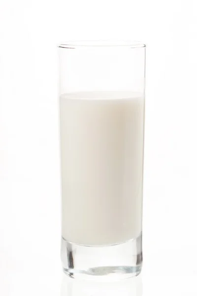 Lait frais dans le verre — Photo