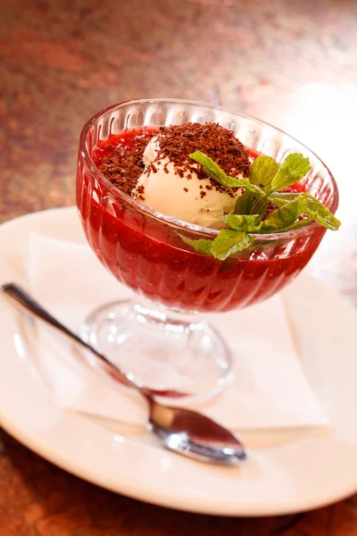 Summer strawberry dessert — Stock Photo, Image