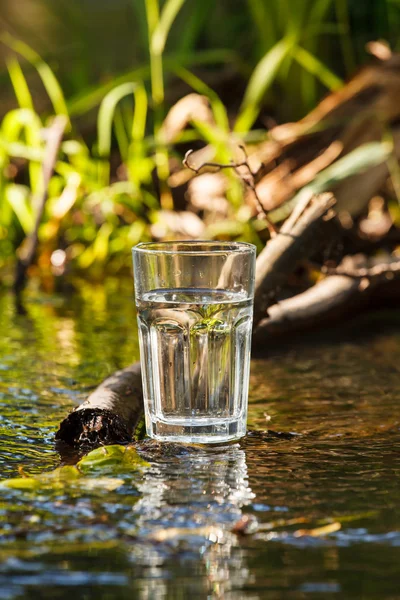 Agua limpia (concepto saludable ) — Foto de Stock