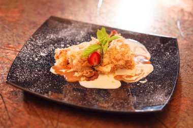 çilek ile lezzetli pasta