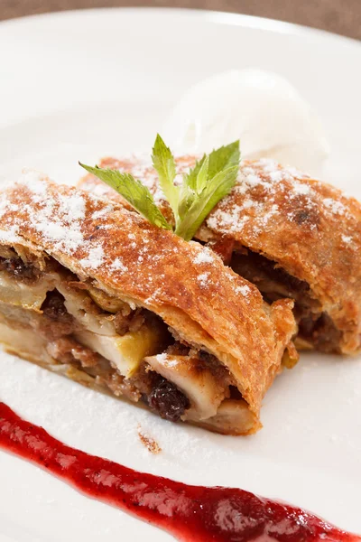 Strudel jabłkowy — Zdjęcie stockowe