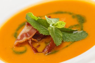 kremalı balkabağı çorbası