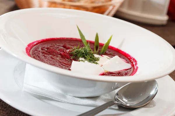 Cold beetroot soup — Stock Photo, Image