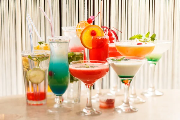 Cocktails in the bar — Stock Photo, Image