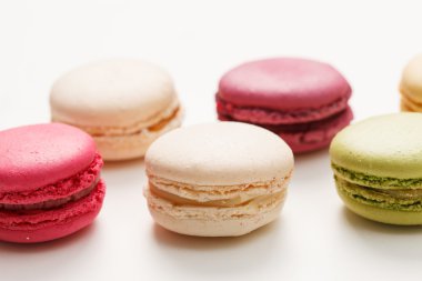 lezzetli renkli acıbadem kurabiyesi