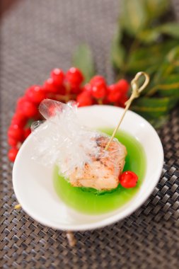 jöle ile ızgara somon