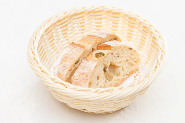 Cesta com pão — Fotografia de Stock