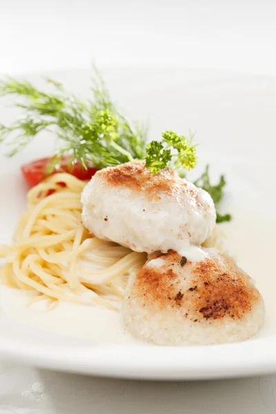 Chicken cutlet with pasta — Stock Photo, Image