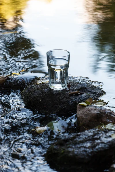 Sauberes Wasser (gesundes Konzept) — Stockfoto