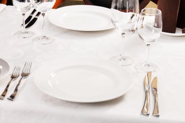 tablolar için yemek ayarla