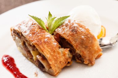 elmalı turta