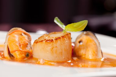 Deniz mahsulleri çorbası