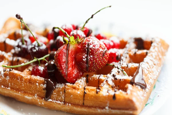 Belgian waffles with fruit — Stock Photo, Image