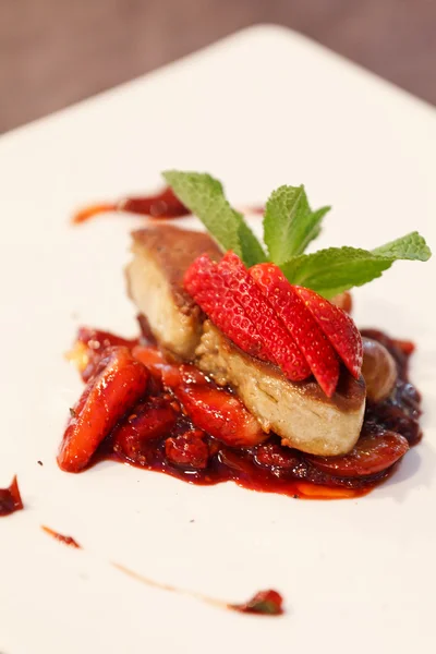 Foie gras with strawberry — Stock Photo, Image