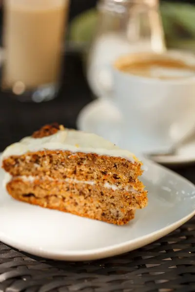 Pastel de zanahoria con café —  Fotos de Stock