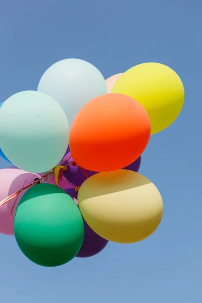 Ballonger i stadsfestival — Stockfoto