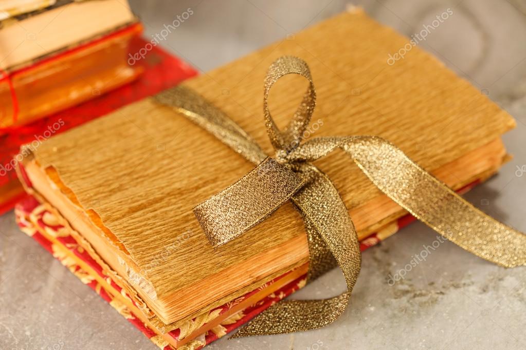10 Reasons Books Make The Best Gifts For The Holidays (Or Any Other Time Of  Year)