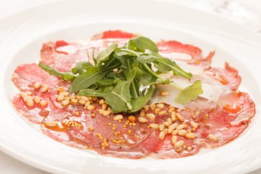 et carpaccio parmesan peyniri ile