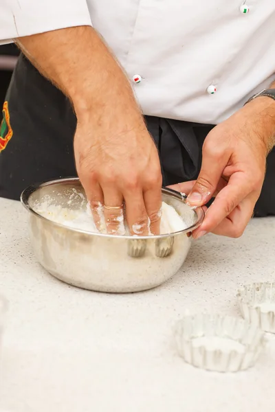 Chef al lavoro — Foto Stock