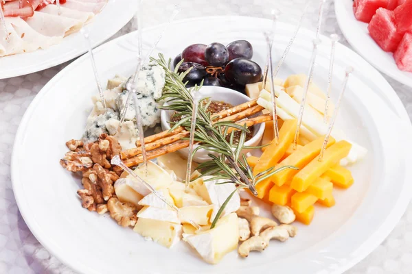 Cheese plate — Stock Photo, Image