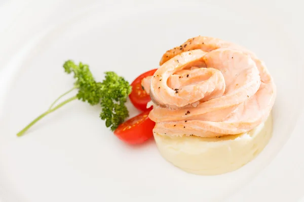 Salmon with mashed potatoes — Stock Photo, Image