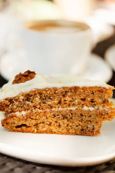 Pastel de zanahoria con café —  Fotos de Stock