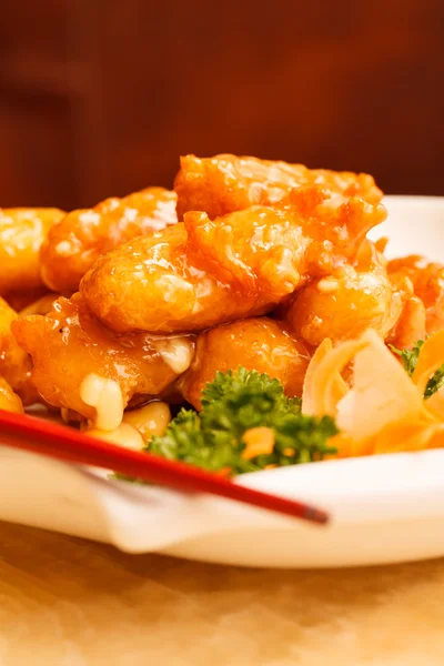 Chinees eten. Kip met zoetzure saus — Stockfoto