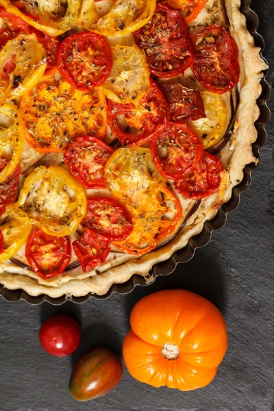 Quiche with tomato — Stock Photo, Image