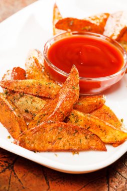 soslu kızarmış patates