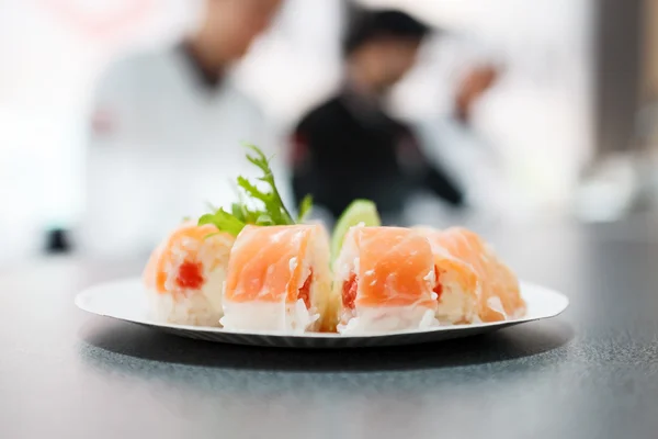 Sushi w restauracji — Zdjęcie stockowe