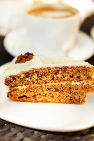 Pastel de zanahoria con café —  Fotos de Stock