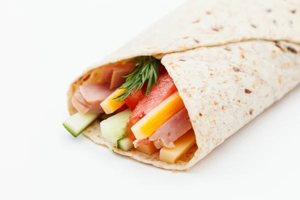 Tortilla med skinka och grönsaker — Stockfoto