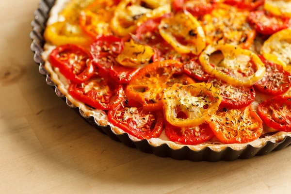 Quiche with tomato — Stock Photo, Image