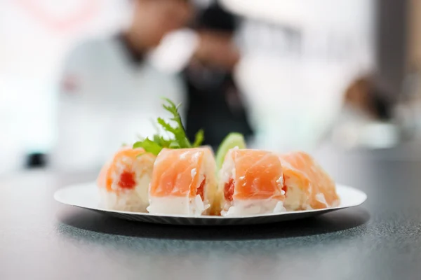 Sushi en el restaurante —  Fotos de Stock
