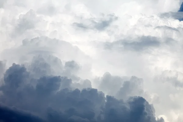 Dramatic sky with stormy clouds — Stock Photo, Image