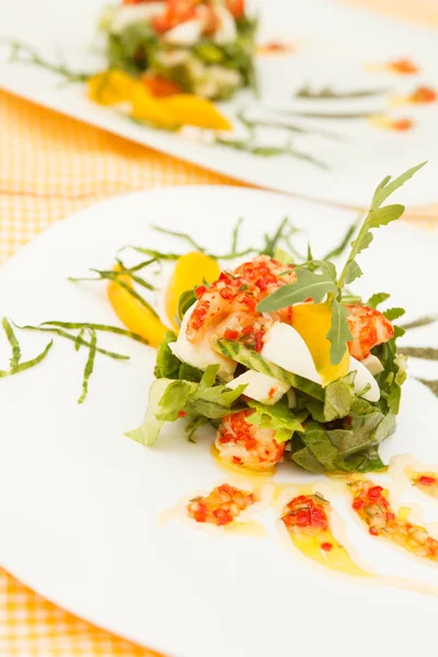 Insalata con gamberetti — Foto Stock