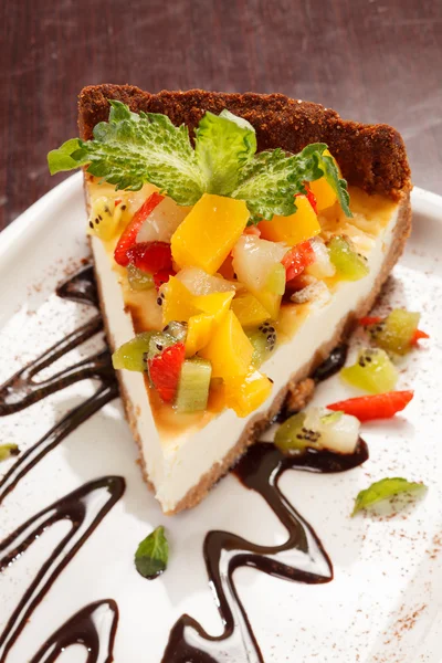 Cheesecake with fruits — Stock Photo, Image