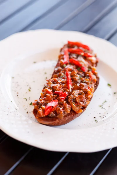 Toast with roasted vegetables — Stock Photo, Image