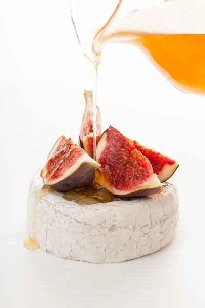 Camembert cheese, figs and honey — Stock Photo, Image