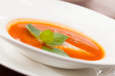 taze domates çorbası