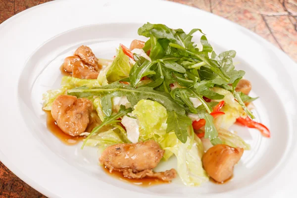 Salad with mussels — Stock Photo, Image